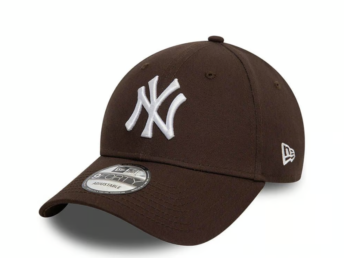 New York Yankees League Essential 9Forty Strapback Brown MLB Vintage Snapback Baseball Cap Adjustable Streetwear Hat MLB Snapback Snapback Adjustable Vintage Streetwear Cap
